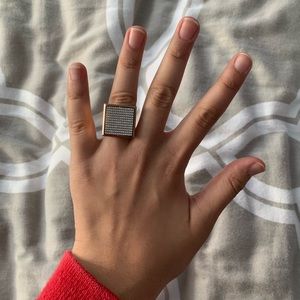Henri Bendel Ring